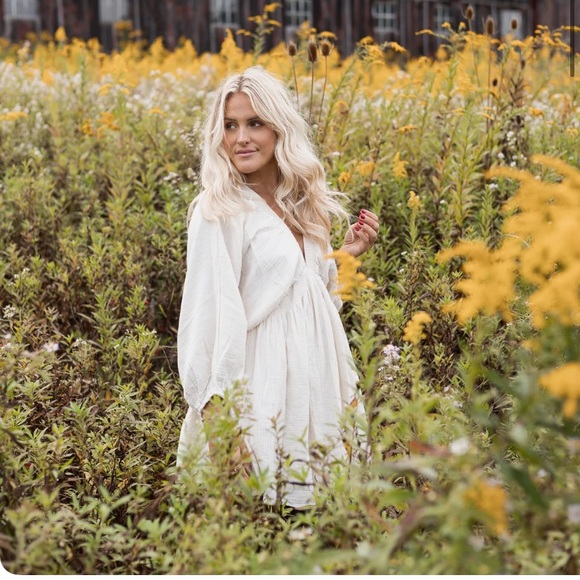 ShopIvoryBuck Sunday Brunch Linen Mini Dress Size L in Cream - NWT✨ - Picture 2 of 9